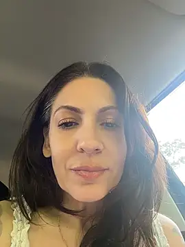 دردشة BeautifulMesss الجنسية المباشرة
