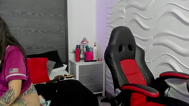 inkedsinners_: διαδικτυακό σόου στην κάμερα