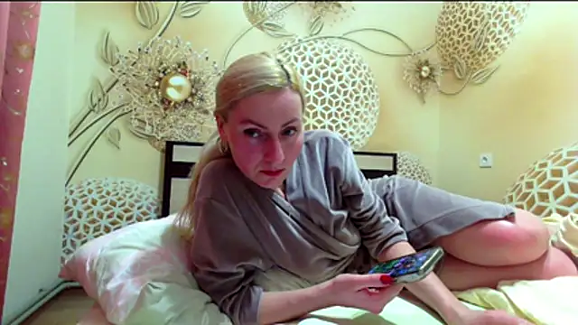 Yourrealgirl Webcam Show