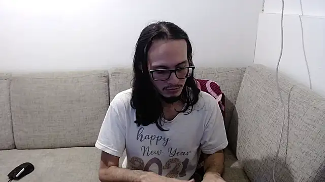 cholitohermoso Chat XXX in diretta