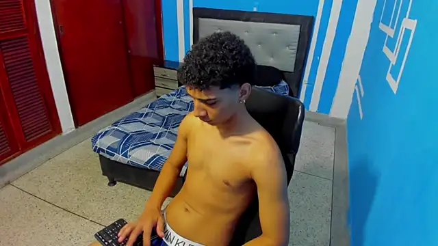efrain_boy – Live XXX-chat