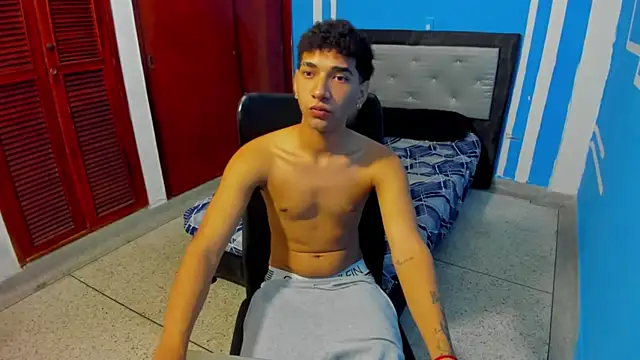 efrain_boy's Live XXX Chat