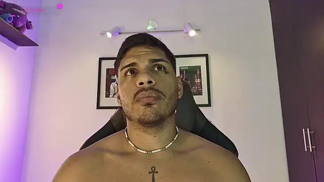 Show modela starguy_28 na web-kameri