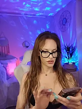 Luna_Kitanna Adlı Modelin Canlı XXX Sohbeti