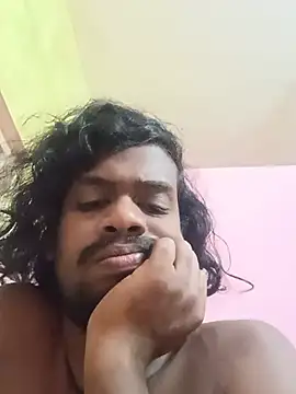 הופעת וובקאם של Laxxy_Bnglr