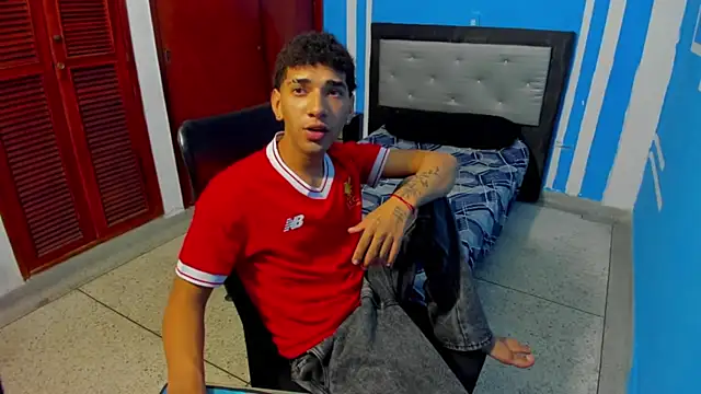 Онлайн чат XXX efrain_boy