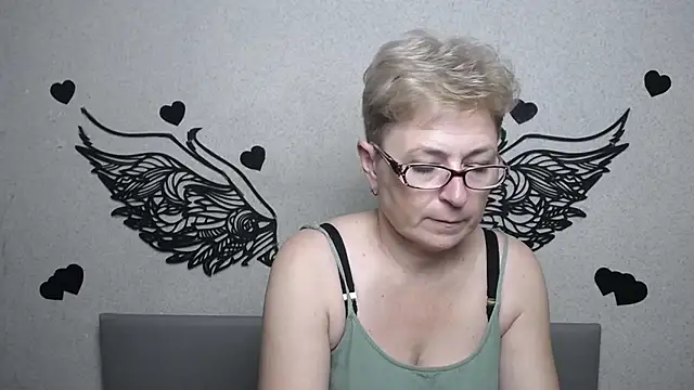 EmiliaGree live XXX chat