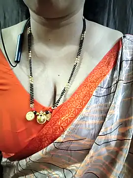 XXX chat uživo modela bhuvana_555