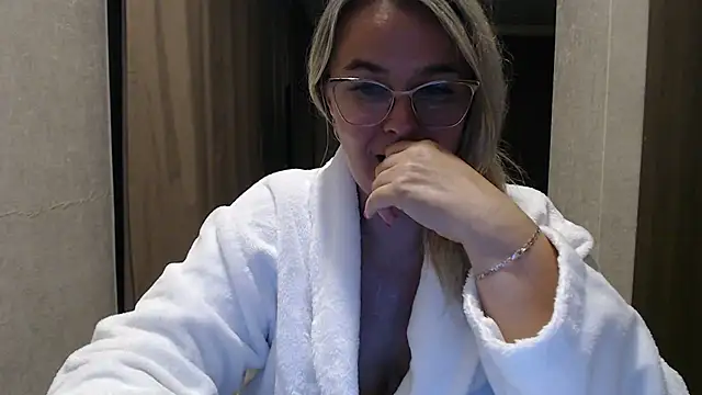 EleanoraDream – Naživo XXX chat