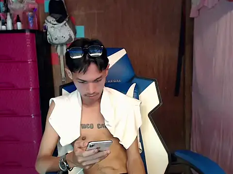 riks_tyler Live XXX Chat