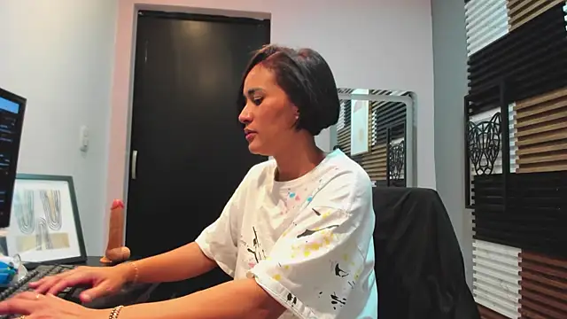 Scarleth-Foxx Chat XXX in diretta