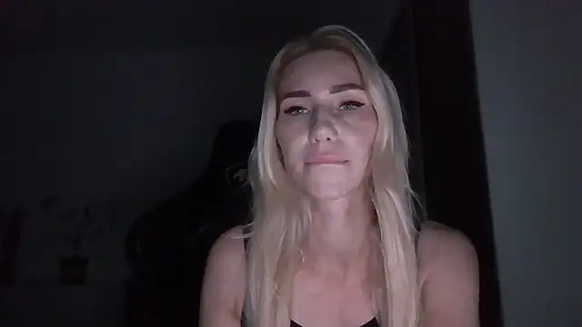 Solariakin Live XXX chat