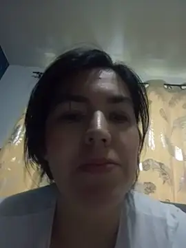 Chat +18 de dhanya_moon ao vivo