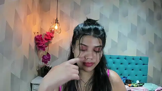 LindaBreeS Chat XXX in diretta