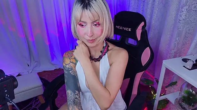 Chat +18 de Cinamoonn ao vivo