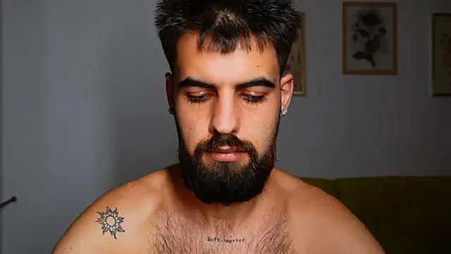 XXX chat uživo modela HairyRobxxx
