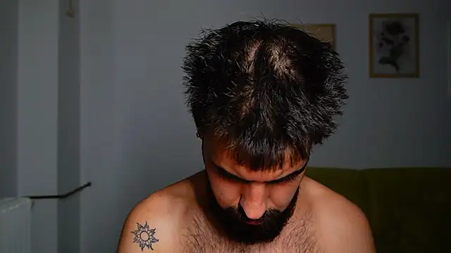 Czat XXX na żywo – HairyRobxxx