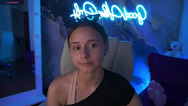 TinyNatalie's Live XXX Chat