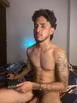 Chat XXX en directo de Kriss_Edwards