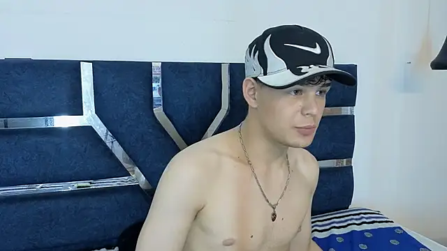 LoganSteel_'s Webcam Show