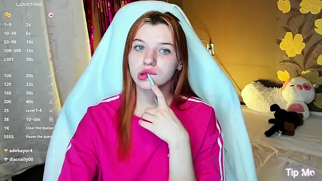 Chatroom XXX en direct de MeganNewCat