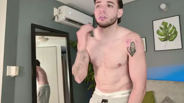 XXX chat uživo modela Alan-riios