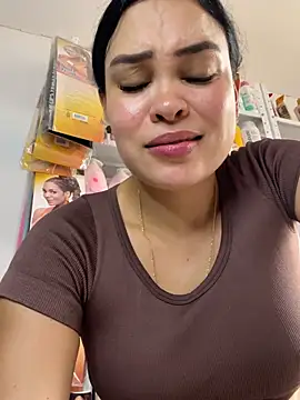 แชท XXX สดของ FOX_LATINA
