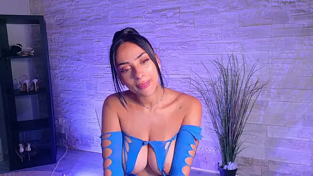 Cupcake_Izzy Live XXX Chat
