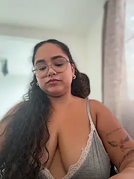 CurlyGirl_1 Live XXX Chat