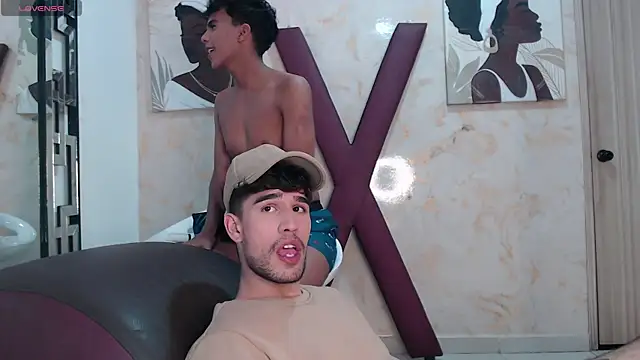 SUCKING_LOVER1's Live XXX Chat
