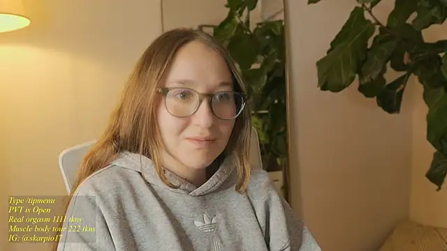 Scarlett_NoirMuse – Live XXX-chat