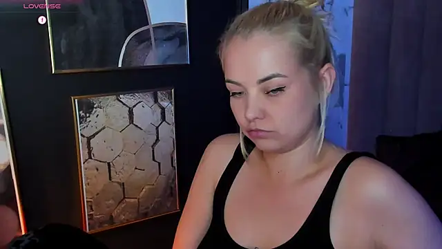 StephanieSweety élő XXX-chatje