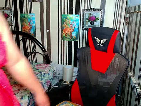 Chat XXX en directo de UnCut_Cock_Ts