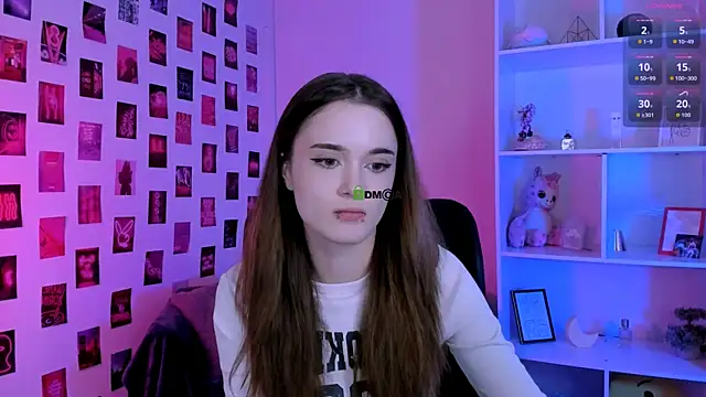 liana_kisses élő XXX-chatje
