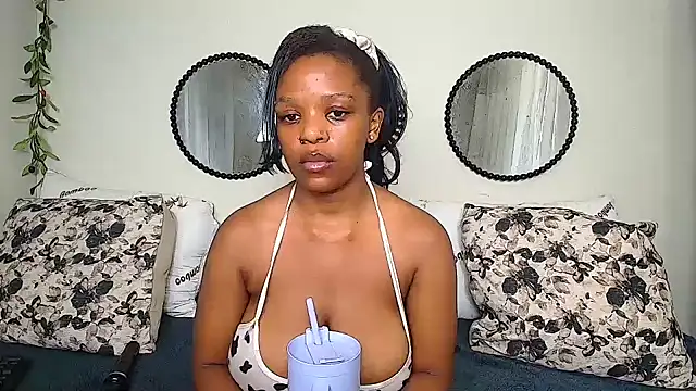 FreakyNubian's Live XXX Chat