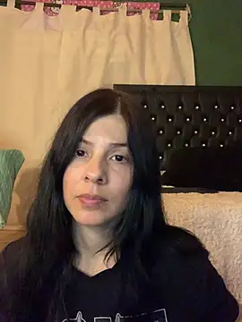 Estefani_32 Chat XXX in diretta