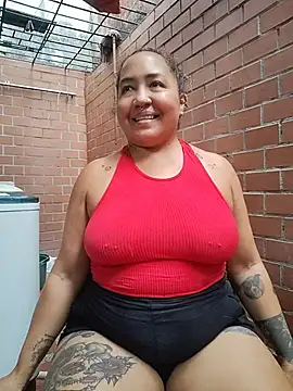 Chat XXX en directo de CurvyHeat