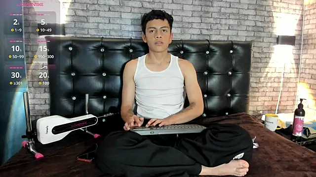 Mike_red live XXX chat