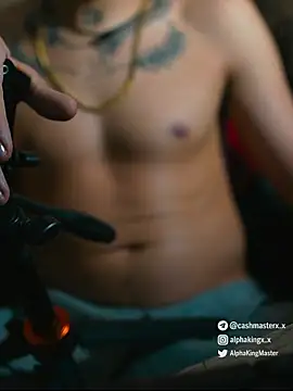 AlphaMasterXxx XXX чат на живо