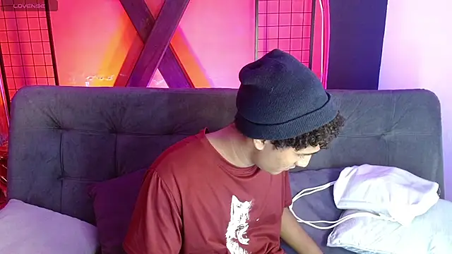 Chatroom XXX en direct de skart_bigcock