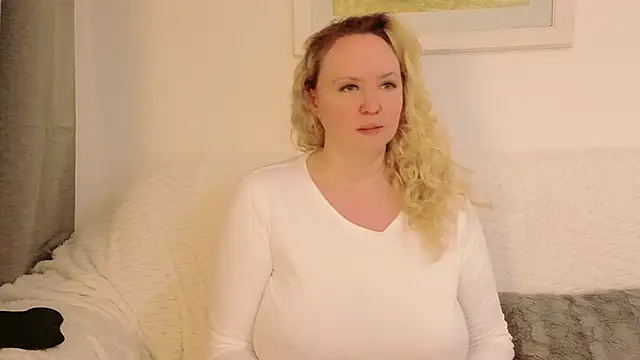 Sarah4you élő XXX-chatje