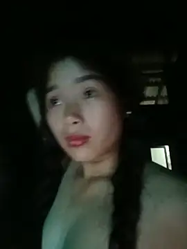 HeresThuy22's Live XXX Chat