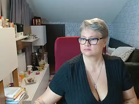 NewHellen4you's Live XXX Chat