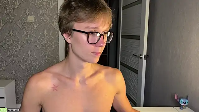yyyyesssbb Webcam Show