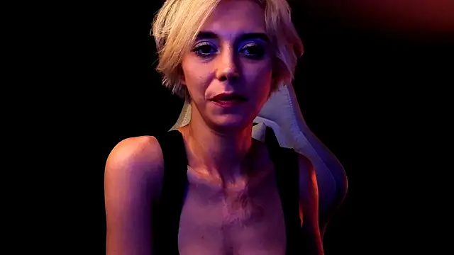 دردشة Blondice الجنسية المباشرة