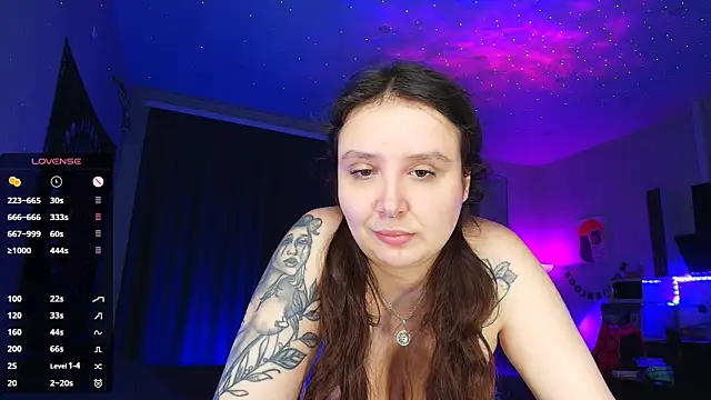 NicoleFancyのライブXXXチャット