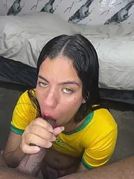 roman_and_jessie Show in webcam