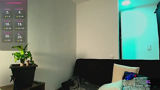 Lucio__Fox 现场XXX聊天