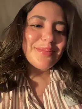 sukhakunis1 Adlı Modelin Canlı XXX Sohbeti