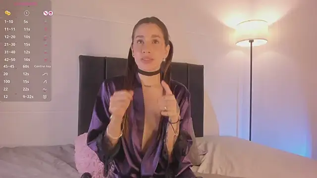 Chat +18 de LynnSam_ ao vivo